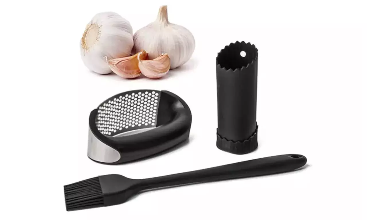 Set comprenant un presse-ail, un épluche-ail et une brosse de nettoyage - Primary Image