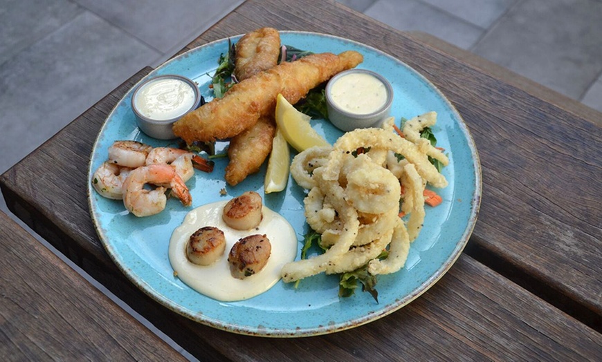 Image 4: Seafood Platter + Bread and Wine