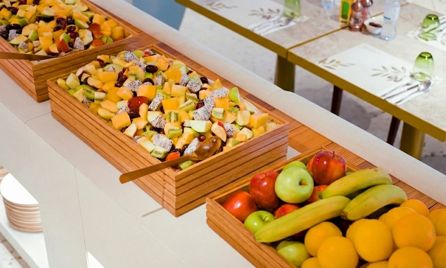 Image 10: Iftar buffet with Bottomless Ramadan Beverages for a Child or Adults 