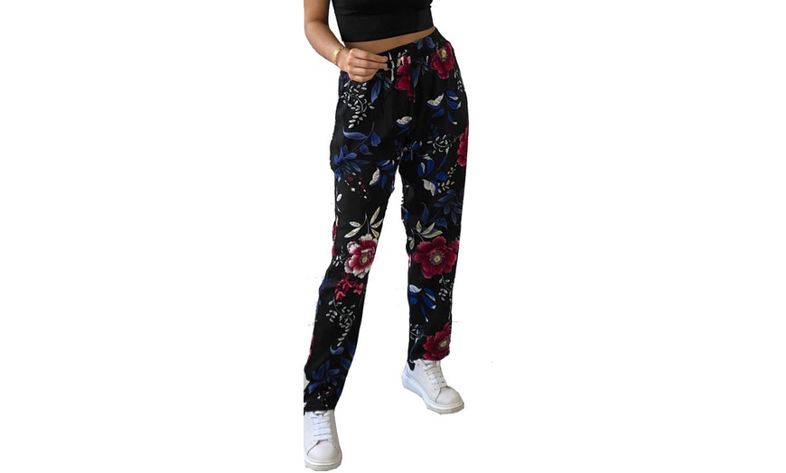 Image 3: Women's Travel Printed Cotton Trousers
