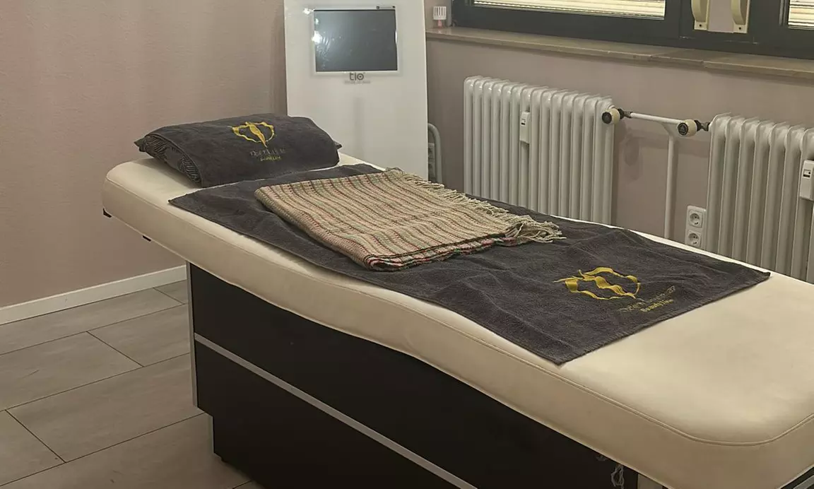 30. Min. Po-Lift-Vakuum-Behandlung inkl. Einweisung bei Özlem Unutmaz Beauty Line (bis zu 54% sparen) - Second Medium