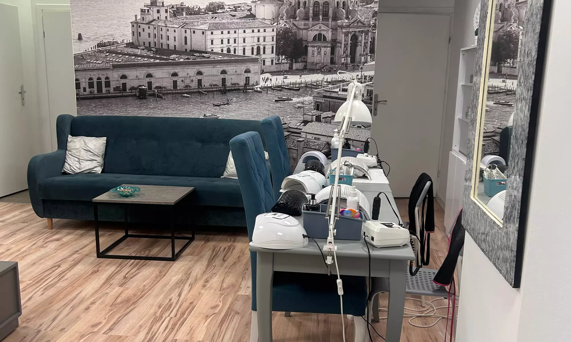 Odmładzająca radiofrekwencja mikroigłowa na twarz, szyję i dekolt