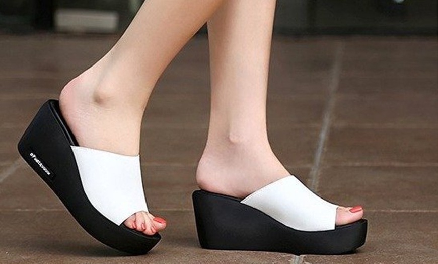 Image 9: High-Heel Flip-Flop Platform Sandals