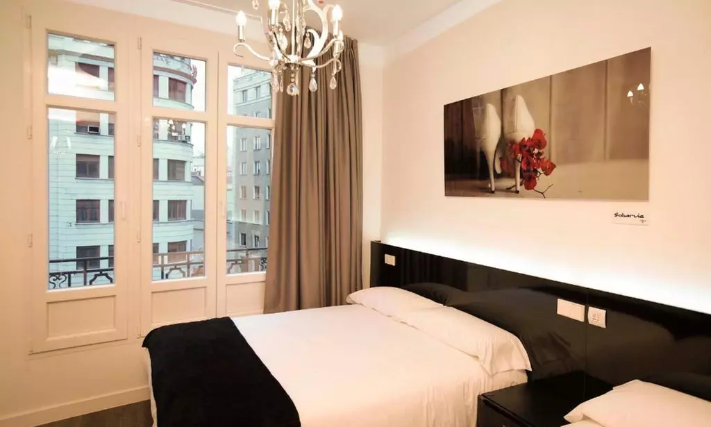 Madrid: standaard, deluxe of tweepersoonskamer met uitzicht op de stad