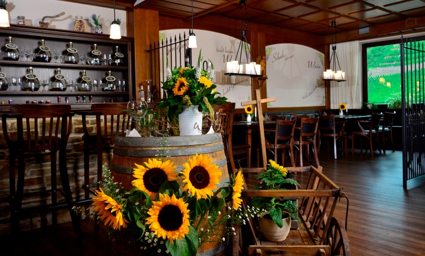 Image 5: Mosel: Doppelzimmer mit Frühstück, Kuchenbuffet und Bio-Sauna