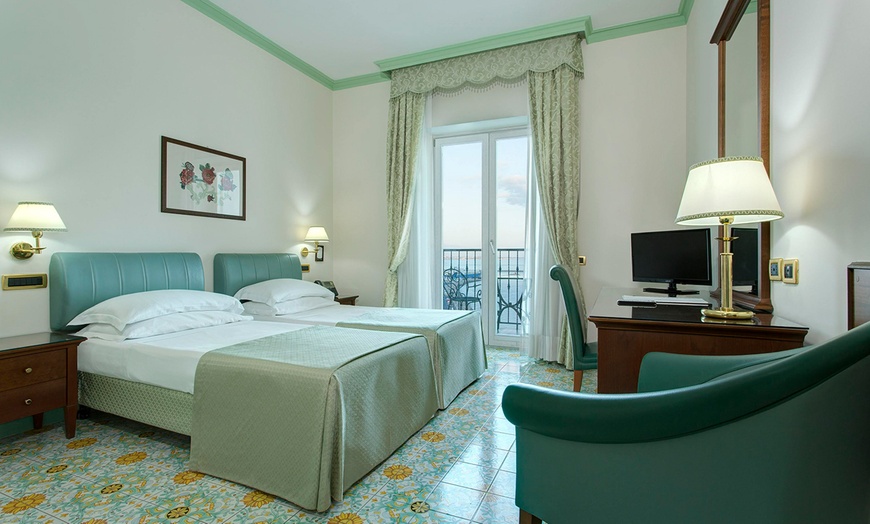 Image 17: ✈5-, 6, or 7-Day Rome and Amalfi Vacation w/Air from Fleetway Travel