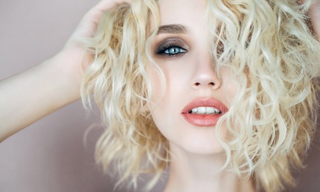 Shampoing, coupe, brushing option soin, coloration, balayage ou mèches et coloration dès 24,99 € à Vendôme Comine