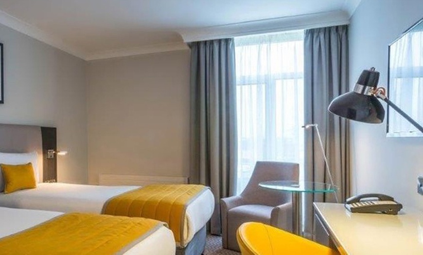 Image 2: Londonderry: 1- or 2-Night 4* Stay with Breakfast