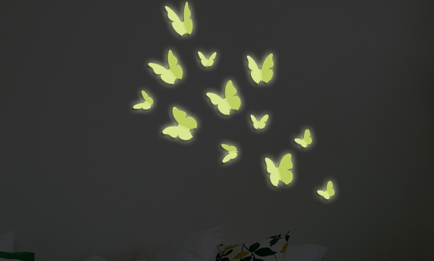 Image 6: Glow-in-Dark Wall Stickers