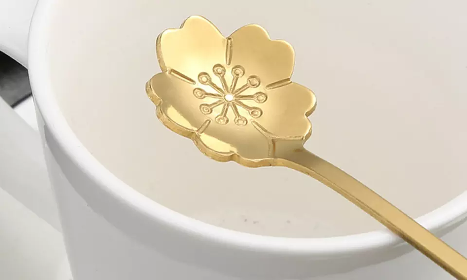 3 o 6 cucchiaini a forma di fiore, disponibili in 3 modelli - Primary Image