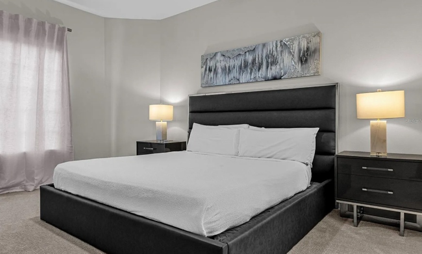 Image 35: Family Suites Hotel in Orlando near Theme Parks with Shuttle & Pool