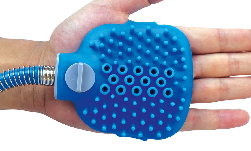 Image 4: Handheld Pet Bathing Tool