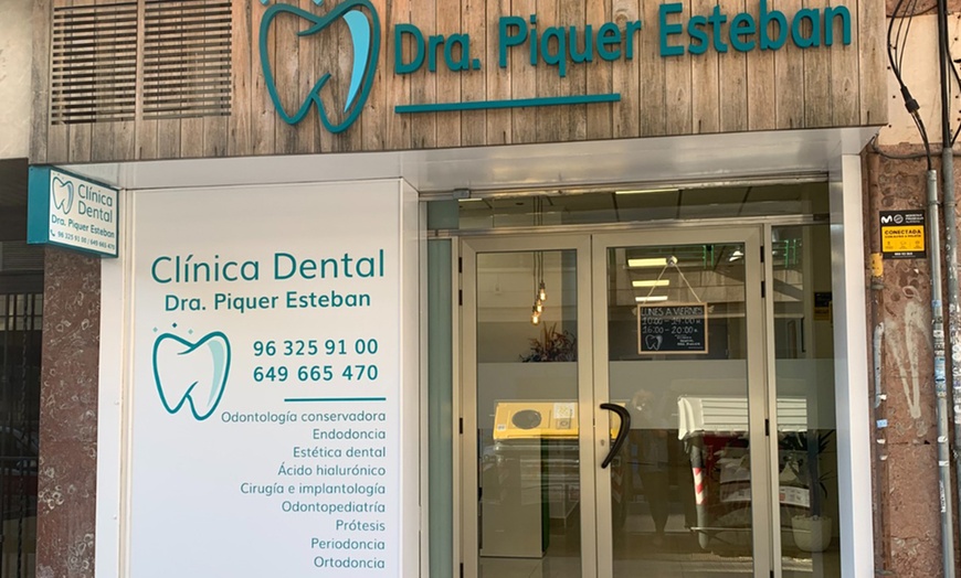 Image 5: Limpieza dental y opción a limpieza en arcadas en Dra. Piquer Esteban