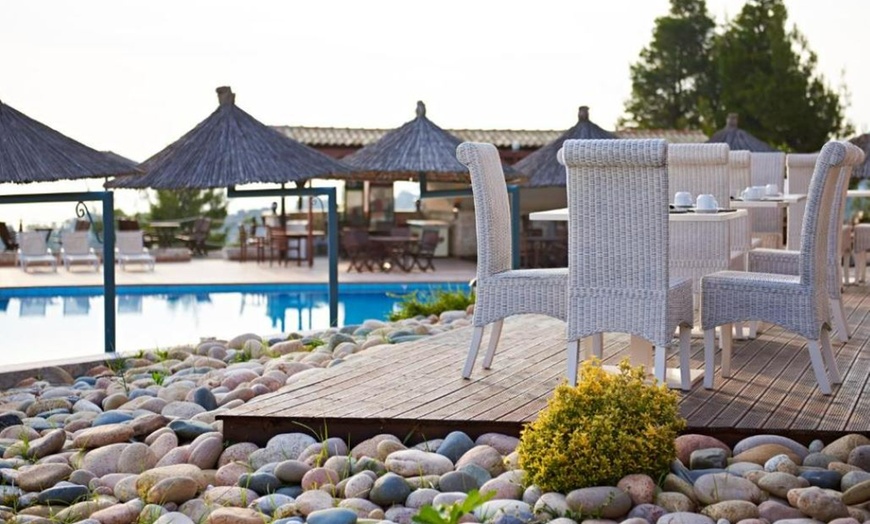 Image 3: ✈ Halkidiki: Up to Seven Nights with All-Inclusive