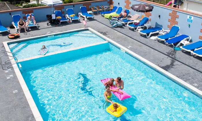 Woolacombe: Caravan Stay for 4 or 6 Adults and 2 Children