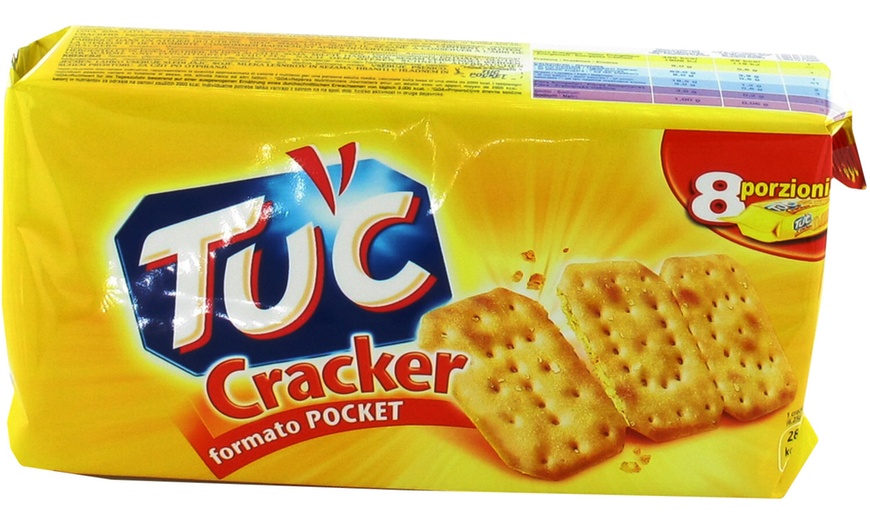 Image 5: Crackers Tuc