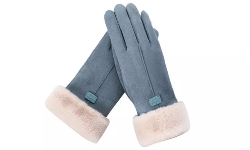 Image 4: Women's Faux Suede Touchscreen Gloves