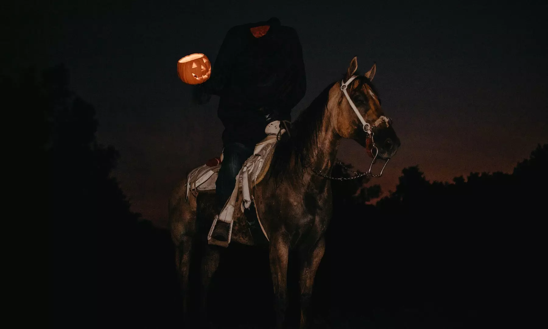 Terrifying Mazes & Haunted Hayrides – VIP Options Available