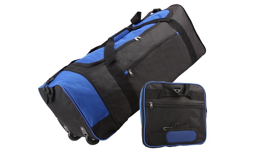 Image 4: Foldaway Holdall with Wheels