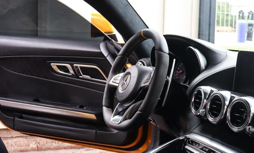 Image 3: Lavado de coche completo a elegir entre clásico, detallado o prémium