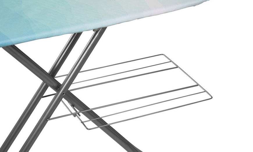 Image 2: Swan Adjustable Ironing Board