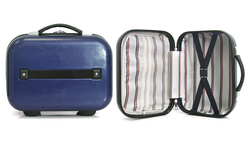 Image 16: Weekend Medium-Size Suitcase