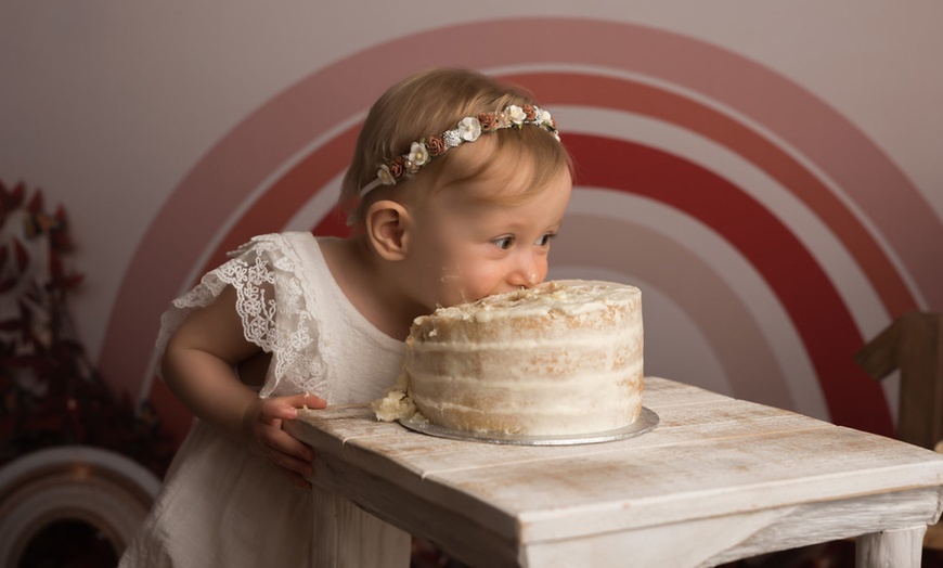 Image 2: Capturez la joie avec un shooting bébé et des photos numériques