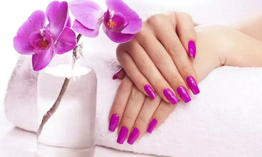 Image 1: Beauté des ongles avec Yara beauty