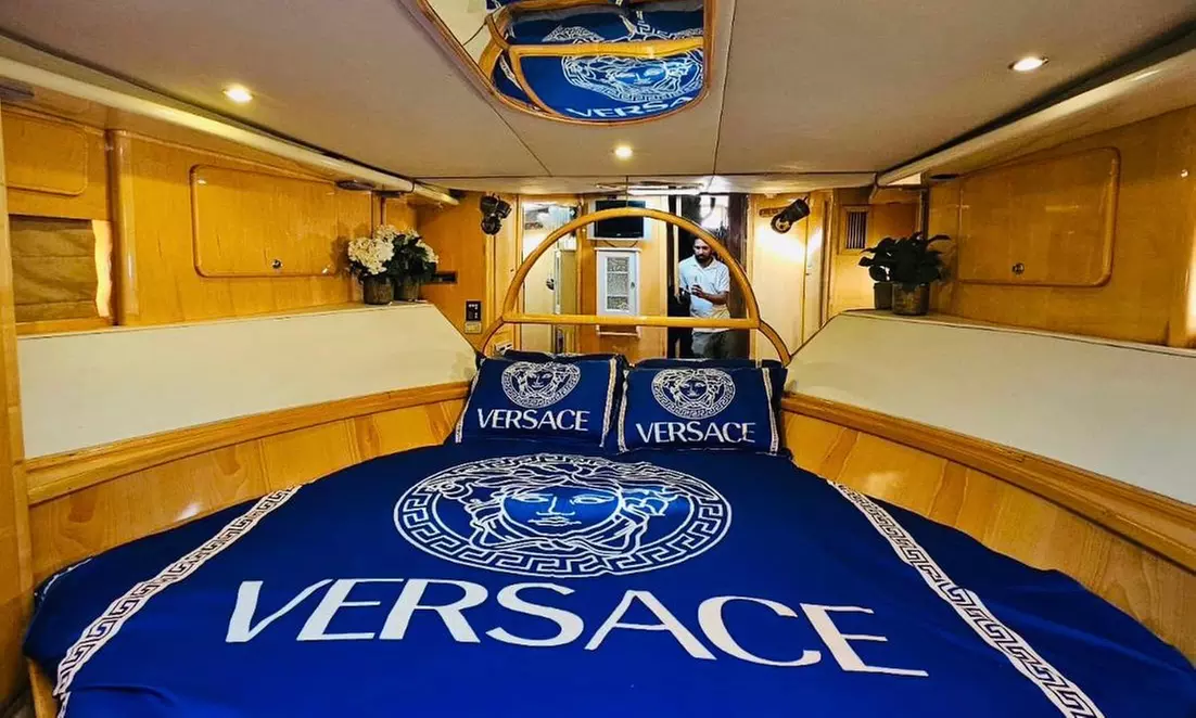 Embark on a Luxury Dubai Marina Yacht Cruise at Media Waves Yachts!