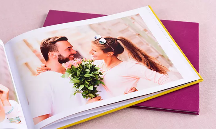 Individuelles Fotobuch Exklusiv A4 mit Sichtfenster und 28 bis 120 Seiten von Colorland (bis zu 78% sparen*) - Primary Image