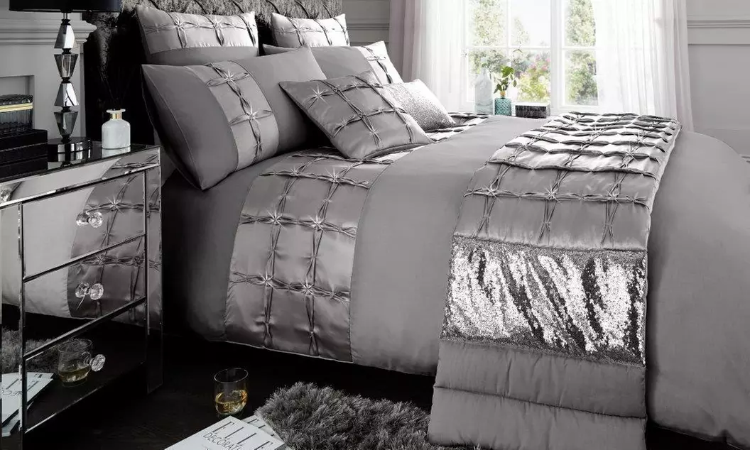 Gaveno Cavailia Premium Duvet Set - Primary Image