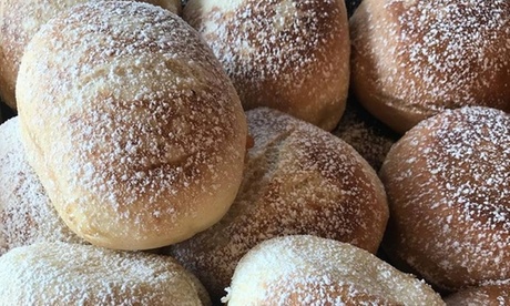 1 lot de 6 Dampfnuedels (2 sucrés, 2 salés et 2 cannelles) à 3,90 € au restaurant Panier Des Pâtes Polygone