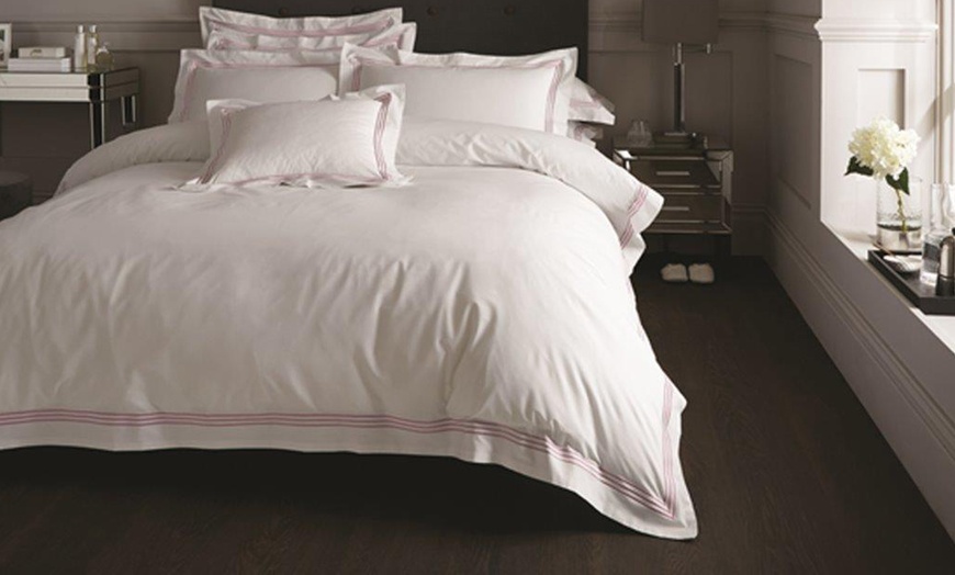 Image 6: Gaveno Cavailia Hotel-Quality Devor Duvet Set