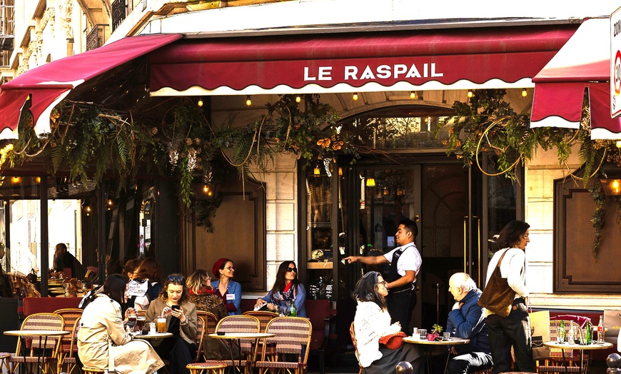 Image 1: Café Raspail : rencontre entre art culinaire et décor parisien