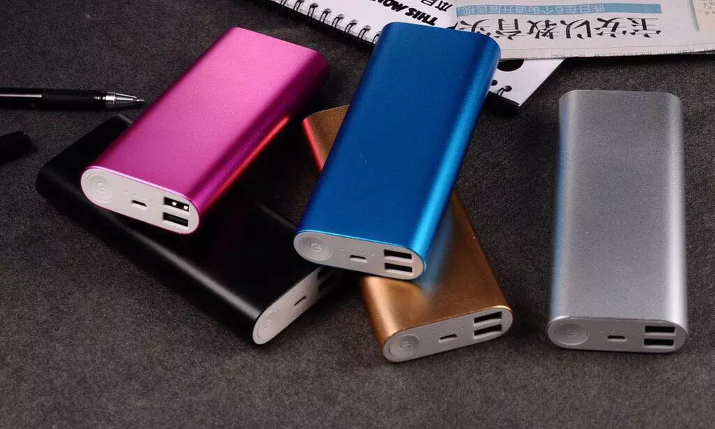 Aluminium-Powerbank 16.000 mAh mit 2 USB-Steckplätzen inkl. Versand - Primary Image