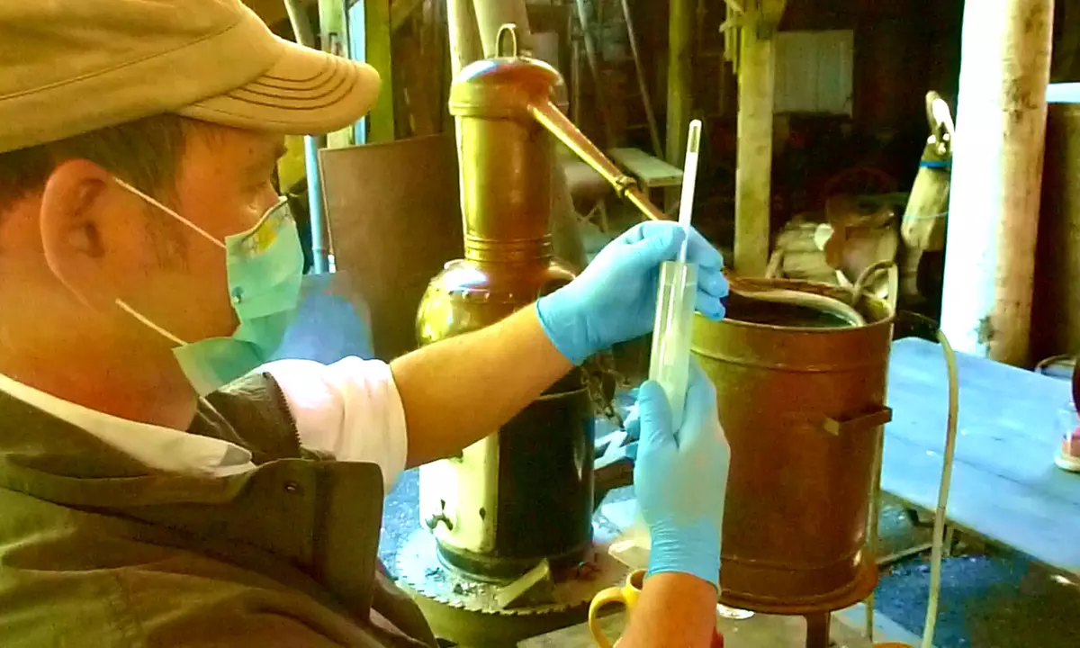 Gin, Rum oder Whisky selbst brennen für bis zu 10 Personen