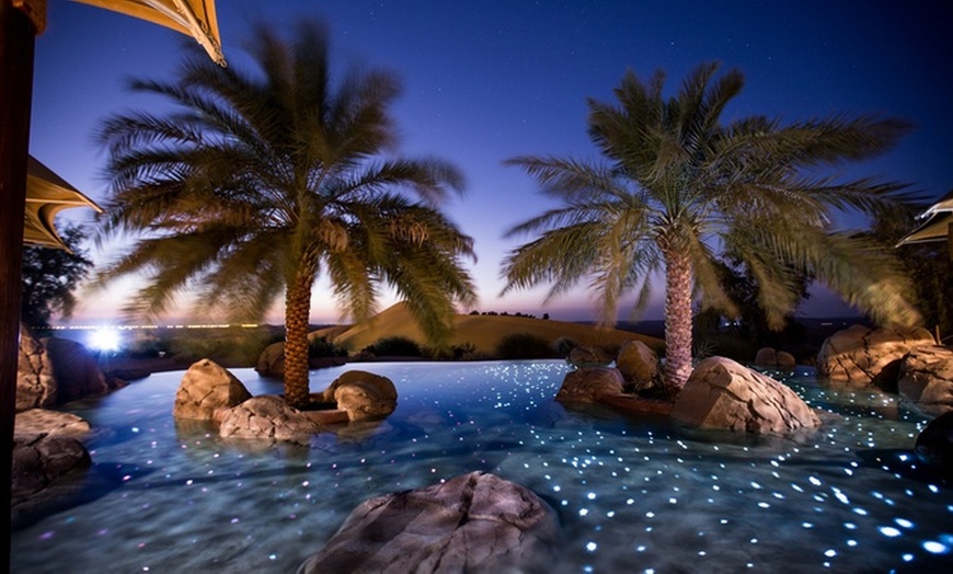 Image 1: Al Ain: 1-Night 5* Romantic Packages with Breakfast