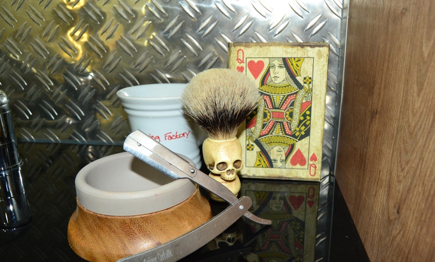 Image 10: Peluquería para caballero en The Men's Hair Club