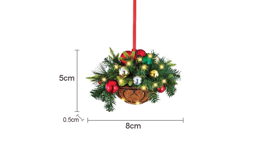 Image 9: Christmas-Themed Hanging Baskets Decor 