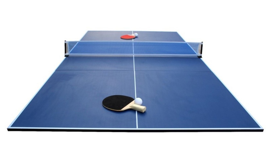Image 3: Zusammenklappbarer Tischtennistisch mit Netz, Schlägern und Bällen
