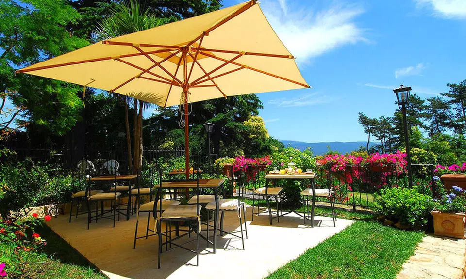 Todi, Perugia: soggiorno in camera Superior con colazione e cena