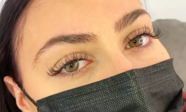 Cils classiques ou rehaussement avec beauté des mains en option