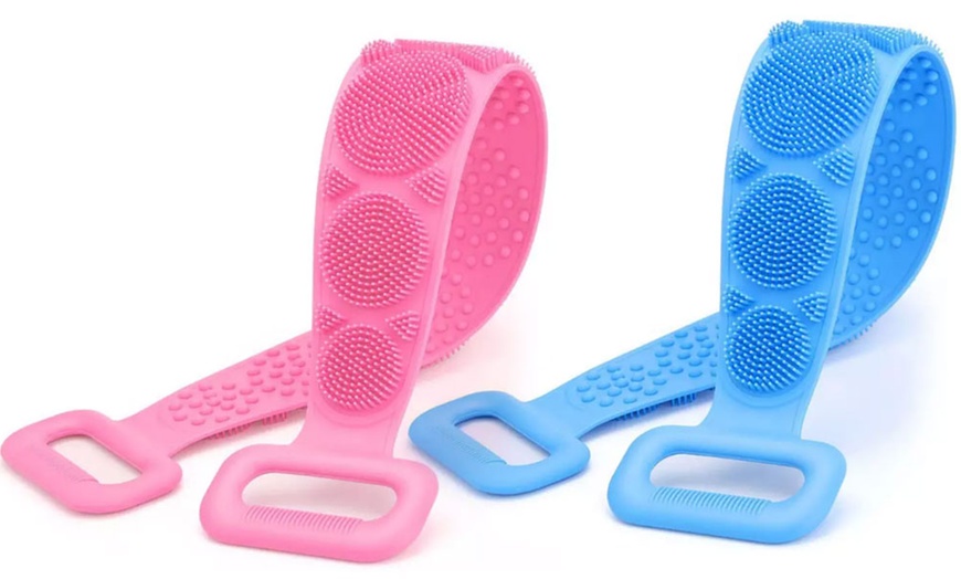 Image 2: One or Two Double-Sided Exfoliating Silicone Scrubbers