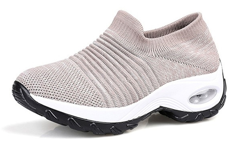 Image 12: Women's Breathable Air Cushion Shoes