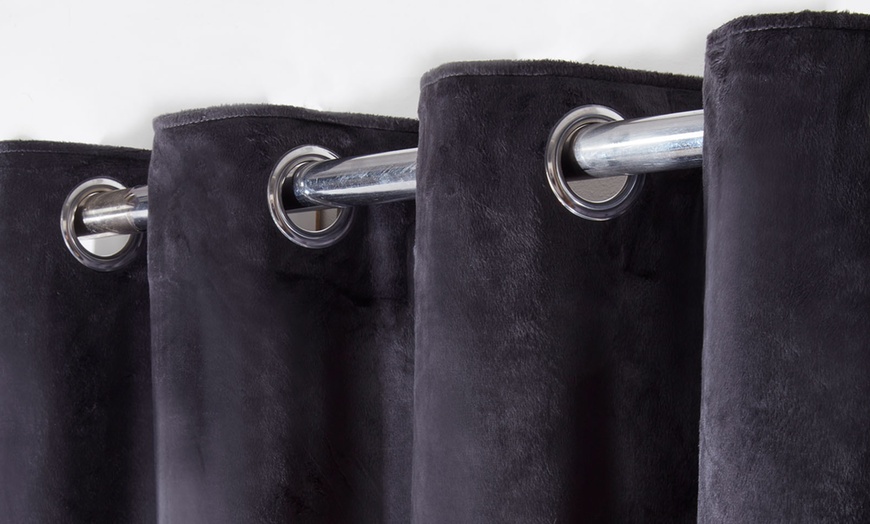 Image 6: Eyelet Velvet Matte-Finish Curtains