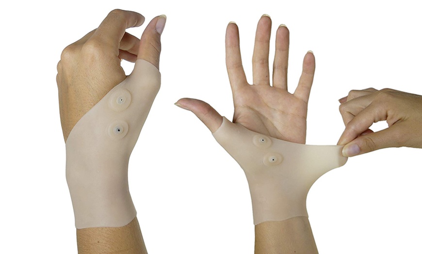 Image 1: Magnetic Wrist Support