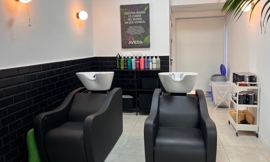 Image 6: Sesión de peluquería con opciones adicionales para 1 persona