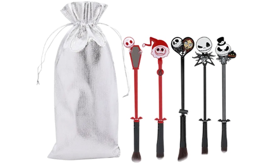 Image 1: Christmas-Themed Makeup Brushes Set