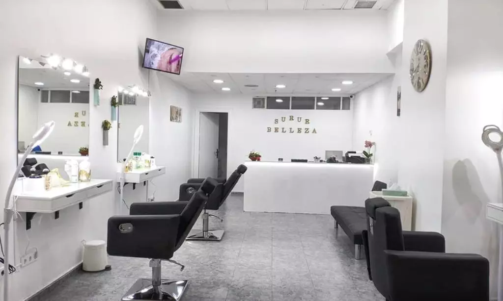 Cejas definidas y naturales: sesión de microblading o microshading