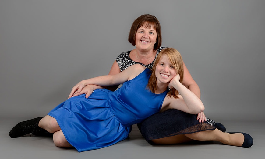 Image 2: Mother and Daughter Day Photoshoot